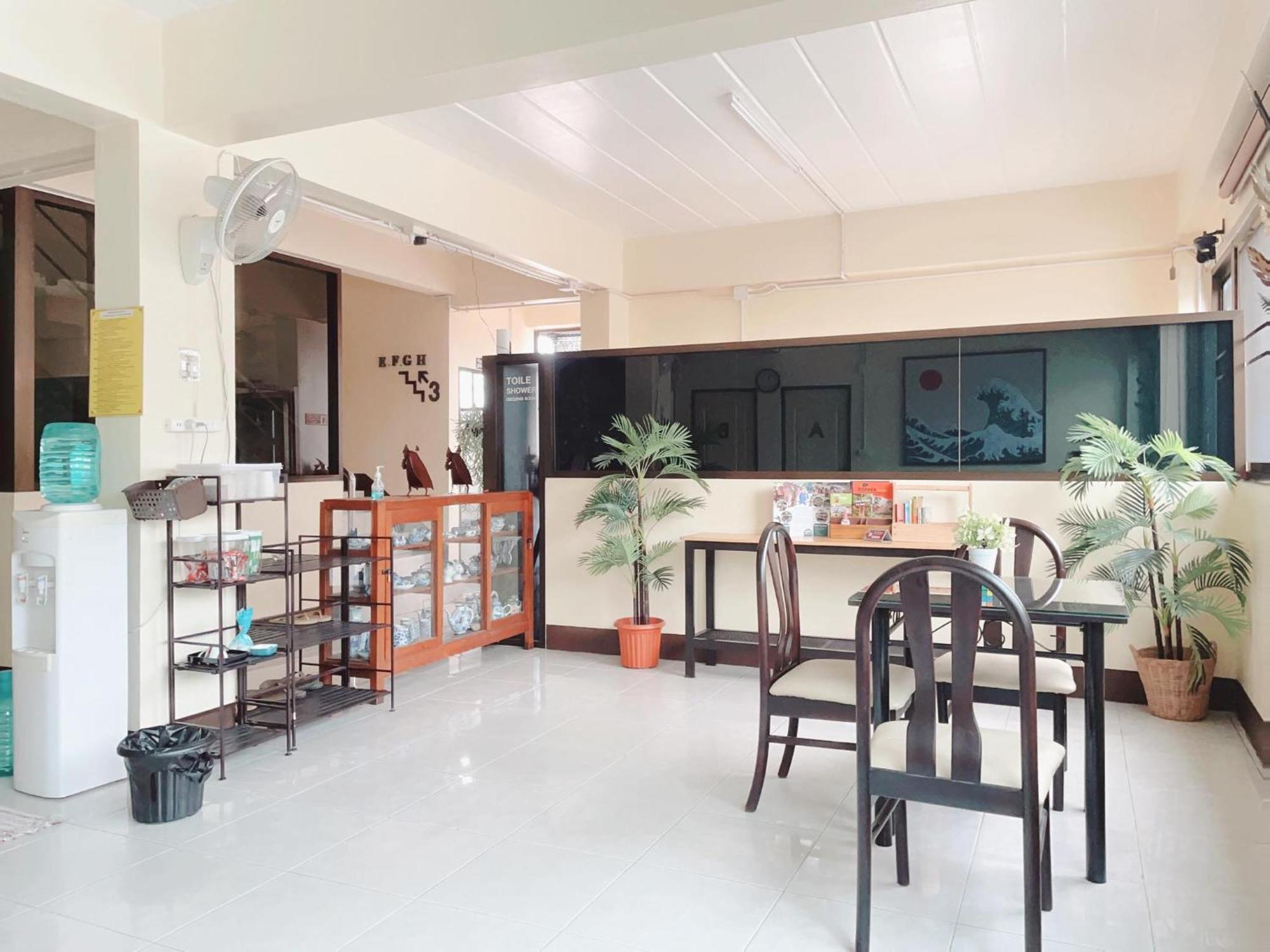 Inncome Hostel Chiang Mai Exterior photo
