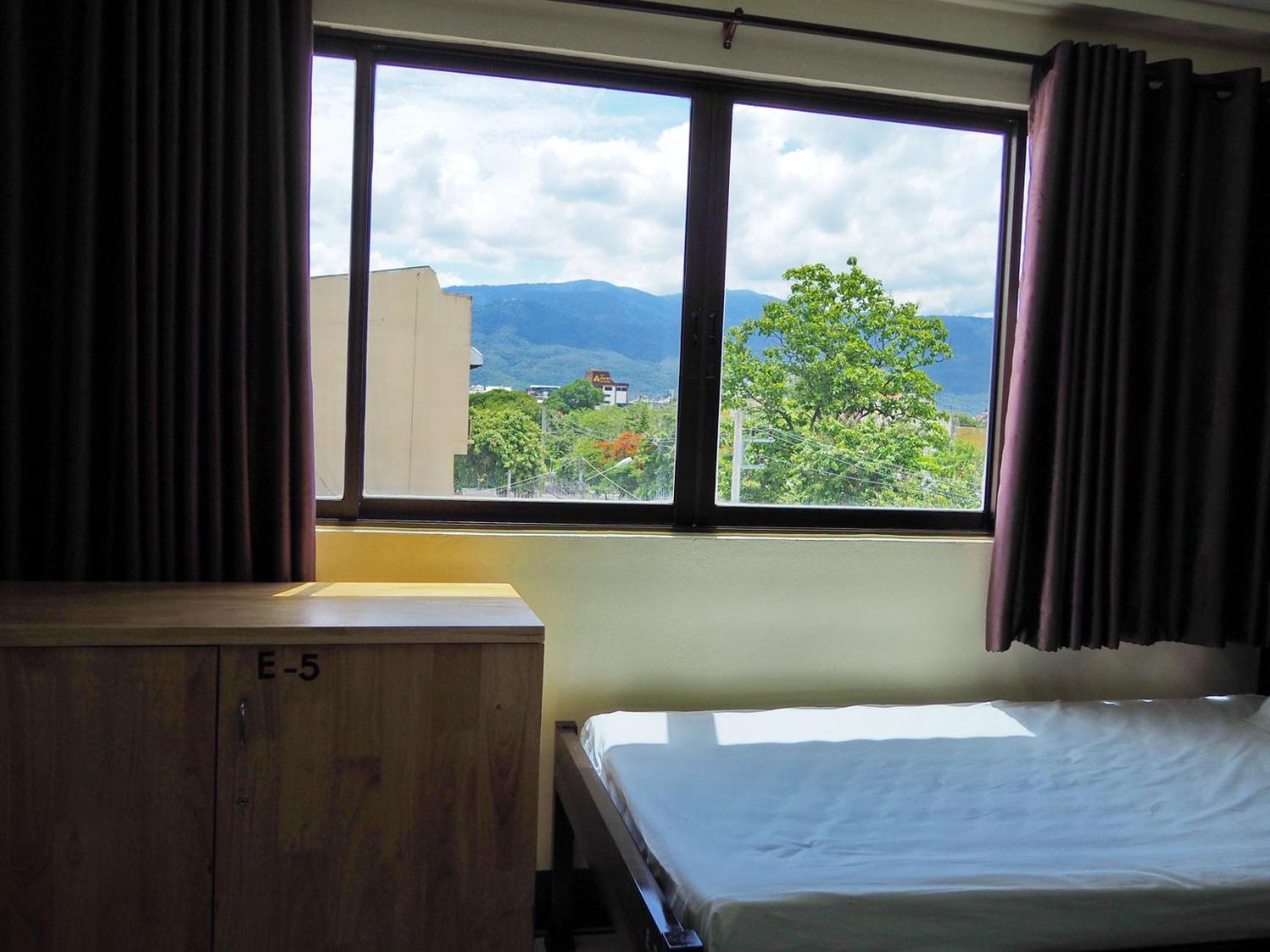Inncome Hostel Chiang Mai Exterior photo