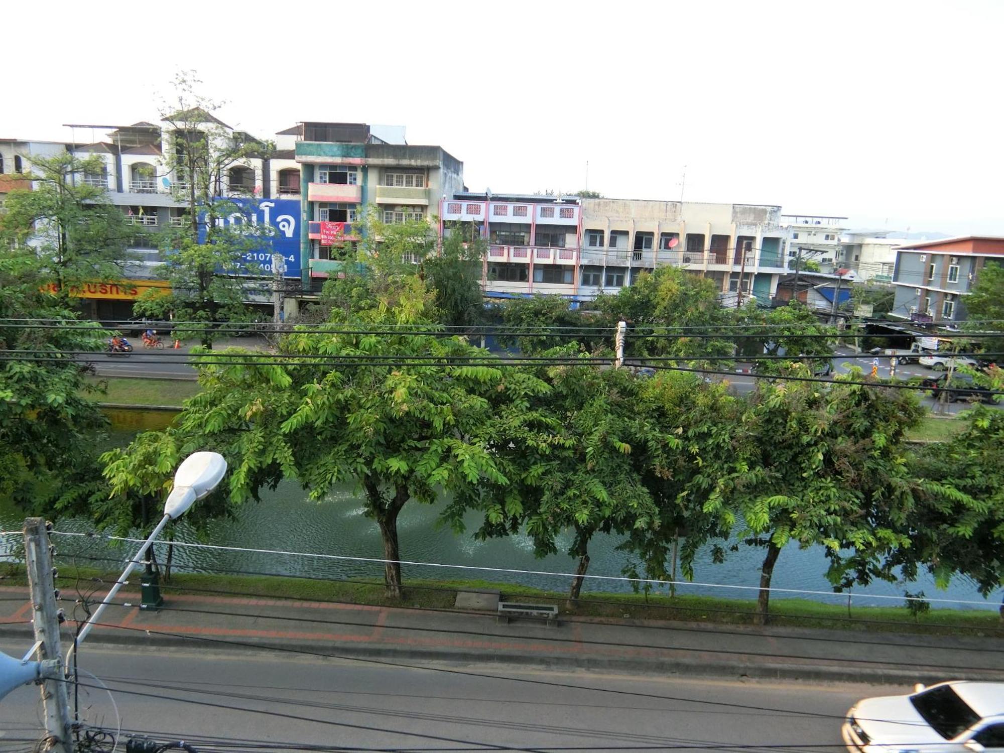Inncome Hostel Chiang Mai Exterior photo